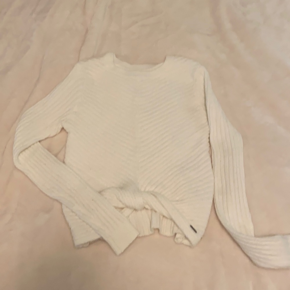 Hollister cream ribbed sweater